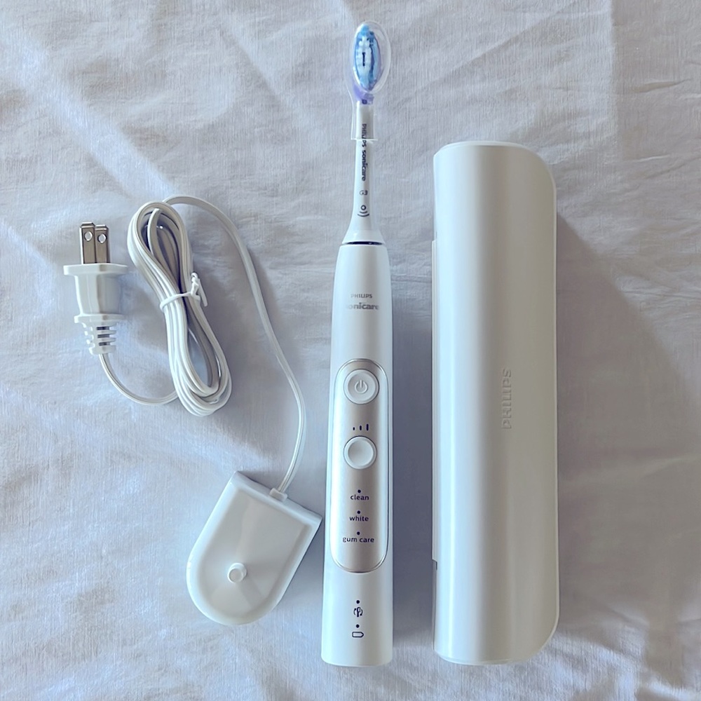 Philips Sonicare Expert Clean Rechargeable Electric Power Toothbrush NWOT